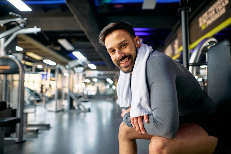 Personne qui se sent bien après une séance de sport